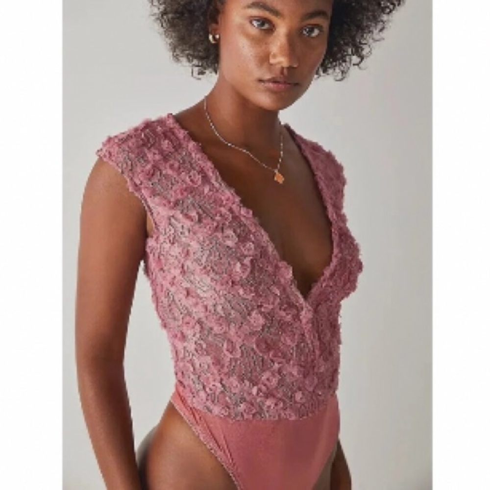 (A8) NEW Free People Sheer Lace Soft Rose Bodysuit, Size Small, NWOT